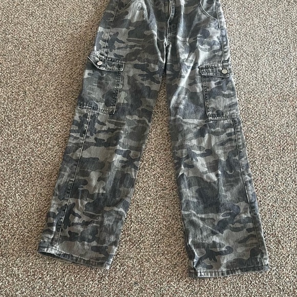 SHEIN Black and Gray Camo Cargo Pants - Picture 1 of 5